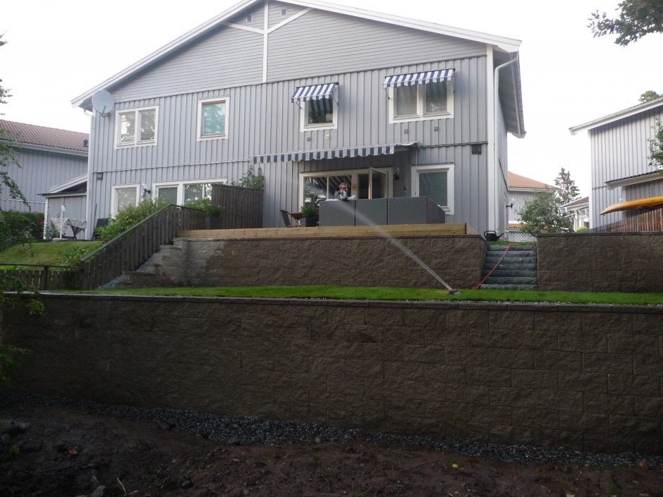 Från oanvänd skogsslänt till terrasserad dröm! - Stenbolaget