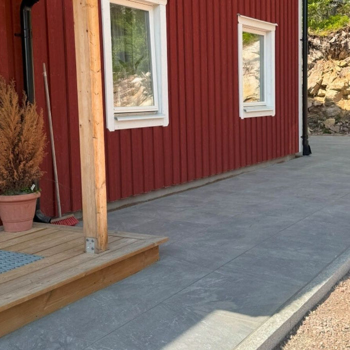 Uteplats i granitkeramik