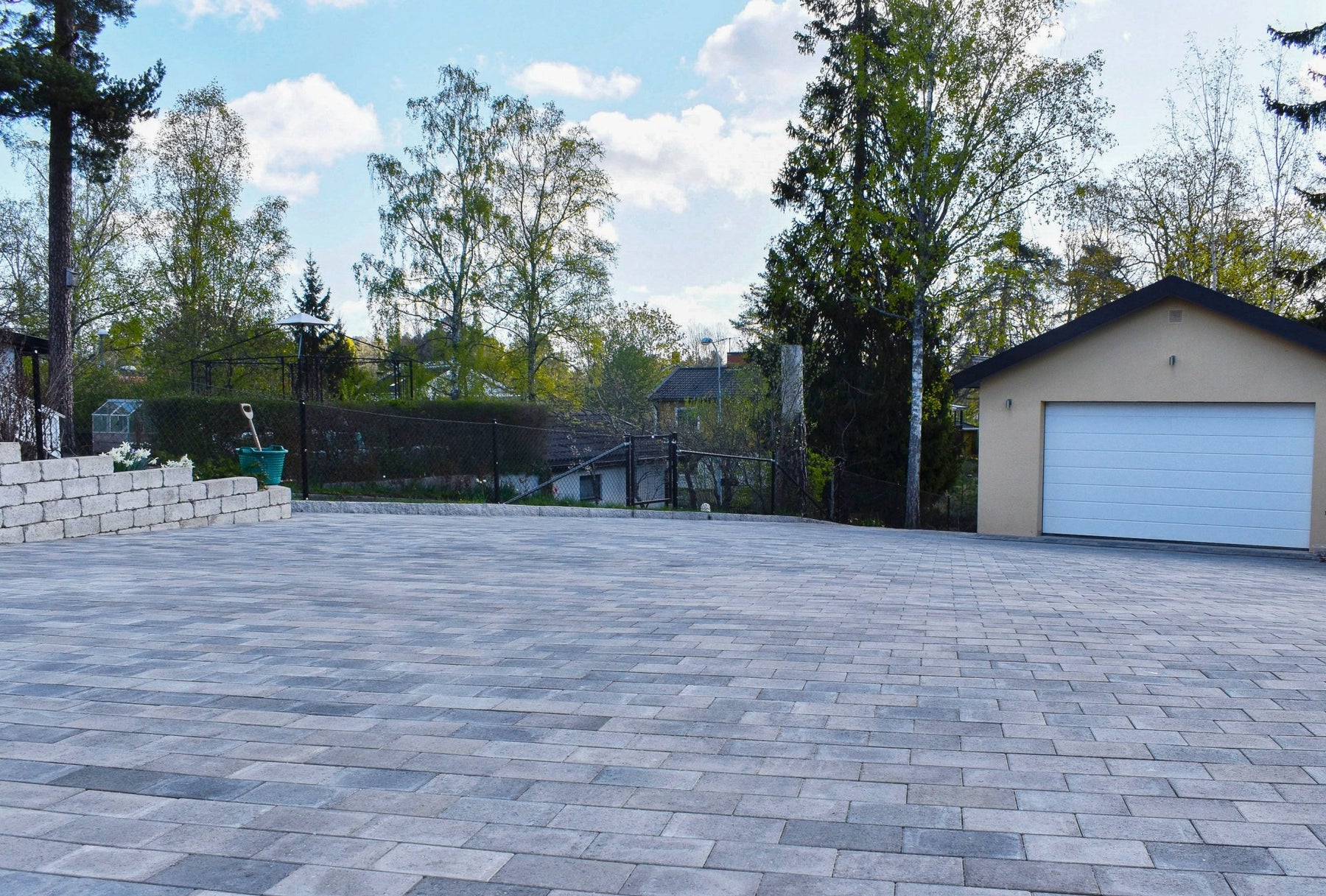 Klassisk eller modern markstensläggning? - Stenbolaget