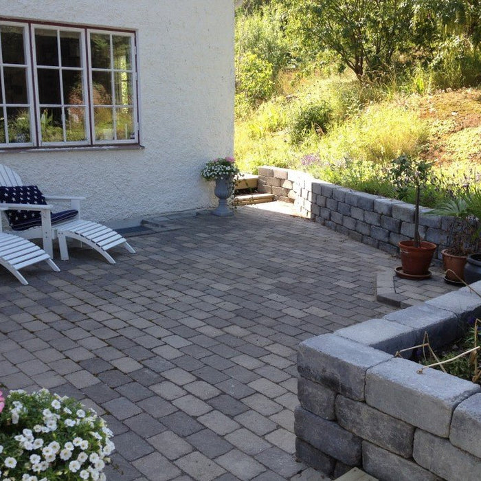 Medelhavsinspirerad uteplats i sten - Stenbolaget