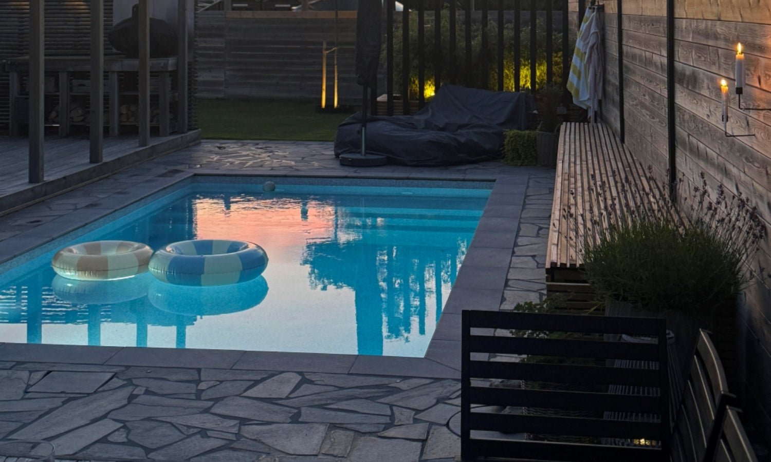 Sten till poolmiljö som lyfter  uteplatsen - Stenbolaget