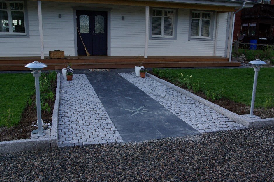 Stenläggning framför entrén - Stenbolaget