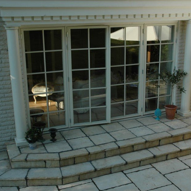 Stentrappa och uteplats på medelhavsvis - Stenbolaget