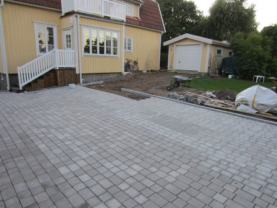 Vår nya uppfart och parkering - Stenbolaget