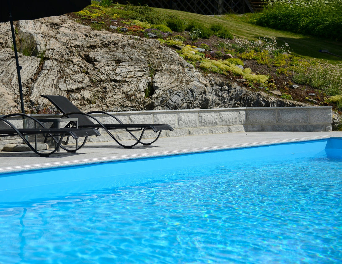 Poolsten Bergama Granit Rak Grå 600x300 - Stenbolaget