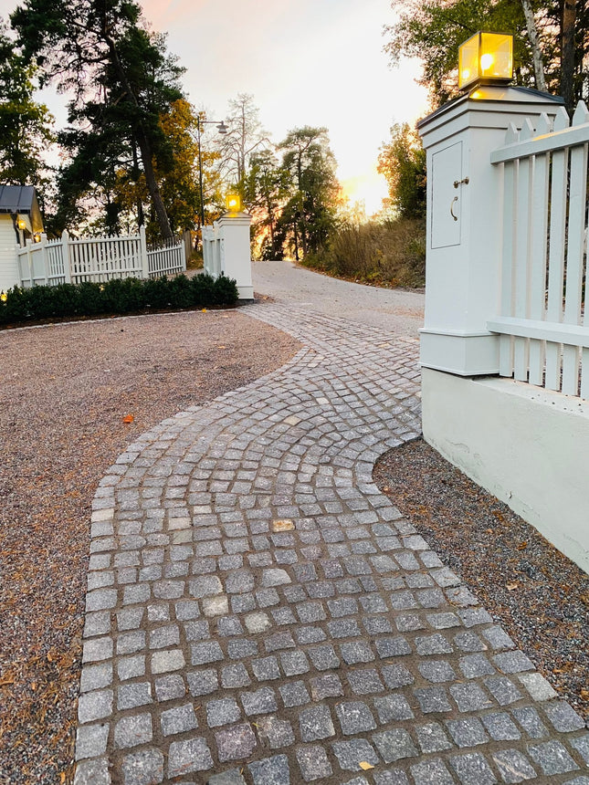 Smågatsten Bergama Granit Grå Rustik 8/10 - Stenbolaget