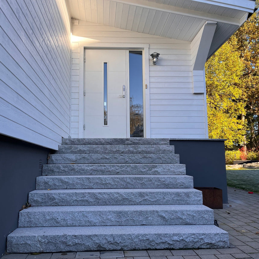 Stentrappa Bergama Granit Premium Grå 1500x350x150 - Stenbolaget