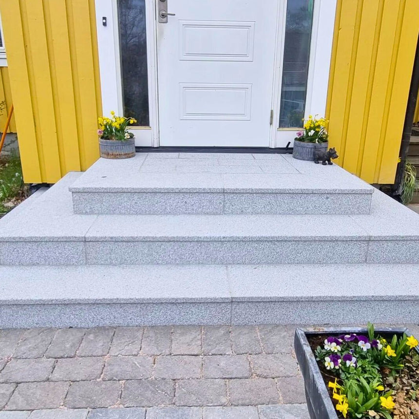 Trappbeklädnad Bergama Granit Grå Plansteg 1500 - Stenbolaget