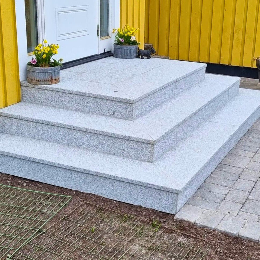 Trappbeklädnad Bergama Granit Grå Plansteg 1500 - Stenbolaget