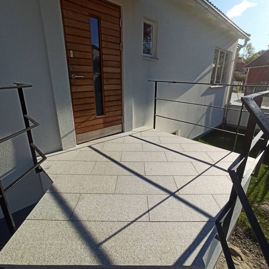 Granithäll Bergama Grå 600x300x60 - Stenbolaget