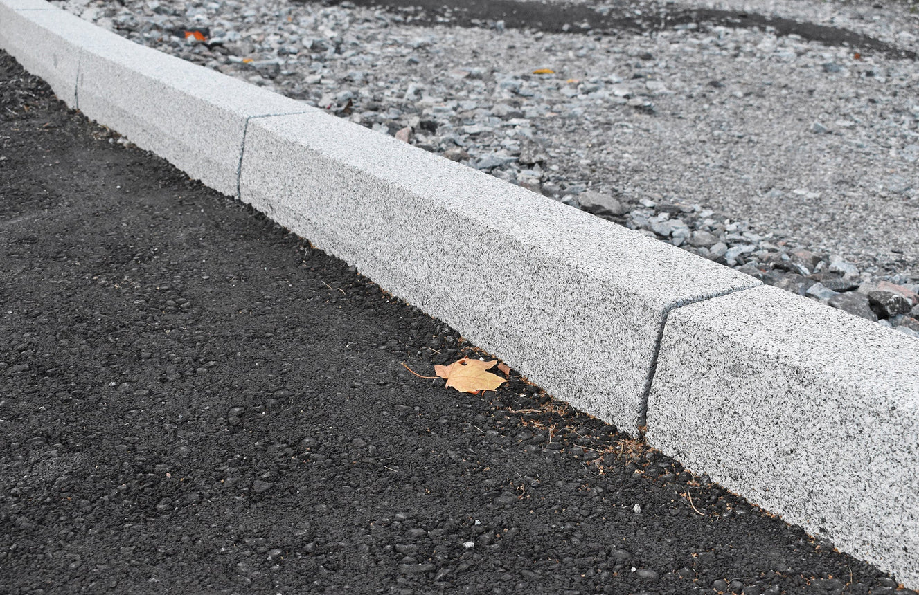 Granitkantsten Bergama GF1 Grå Rak 700 - 1100 - Stenbolaget
