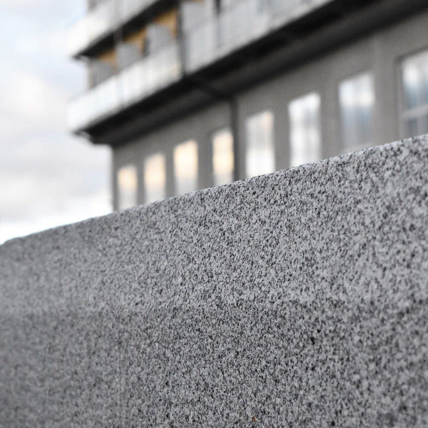 Granitkantsten Bergama GF1 Grå Rak 700 - 1100 - Stenbolaget