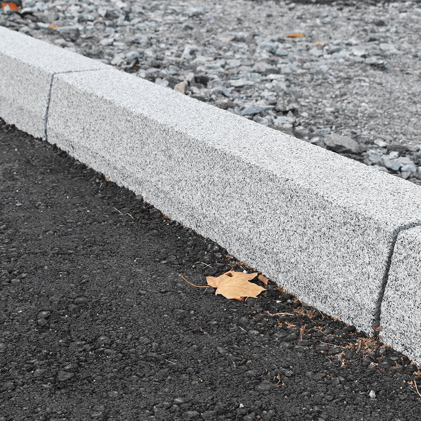 Granitkantsten Bergama GF1 Grå Rak 700 - 1100 - Stenbolaget