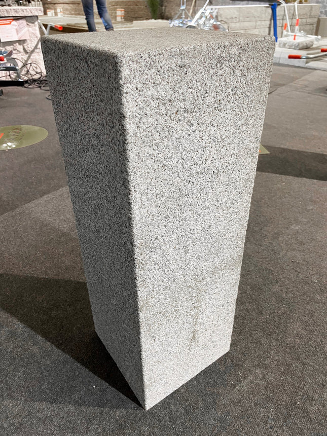 Granitstolpe Bergama Grå Modern 1500x250x250 - Stenbolaget