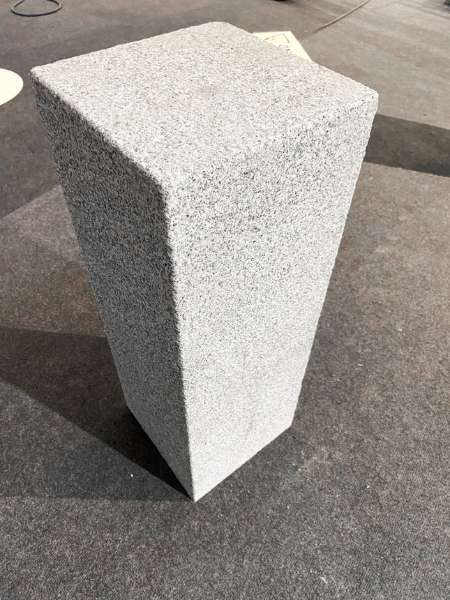 Granitstolpe Bergama Grå Modern 2300x500x500 - Stenbolaget