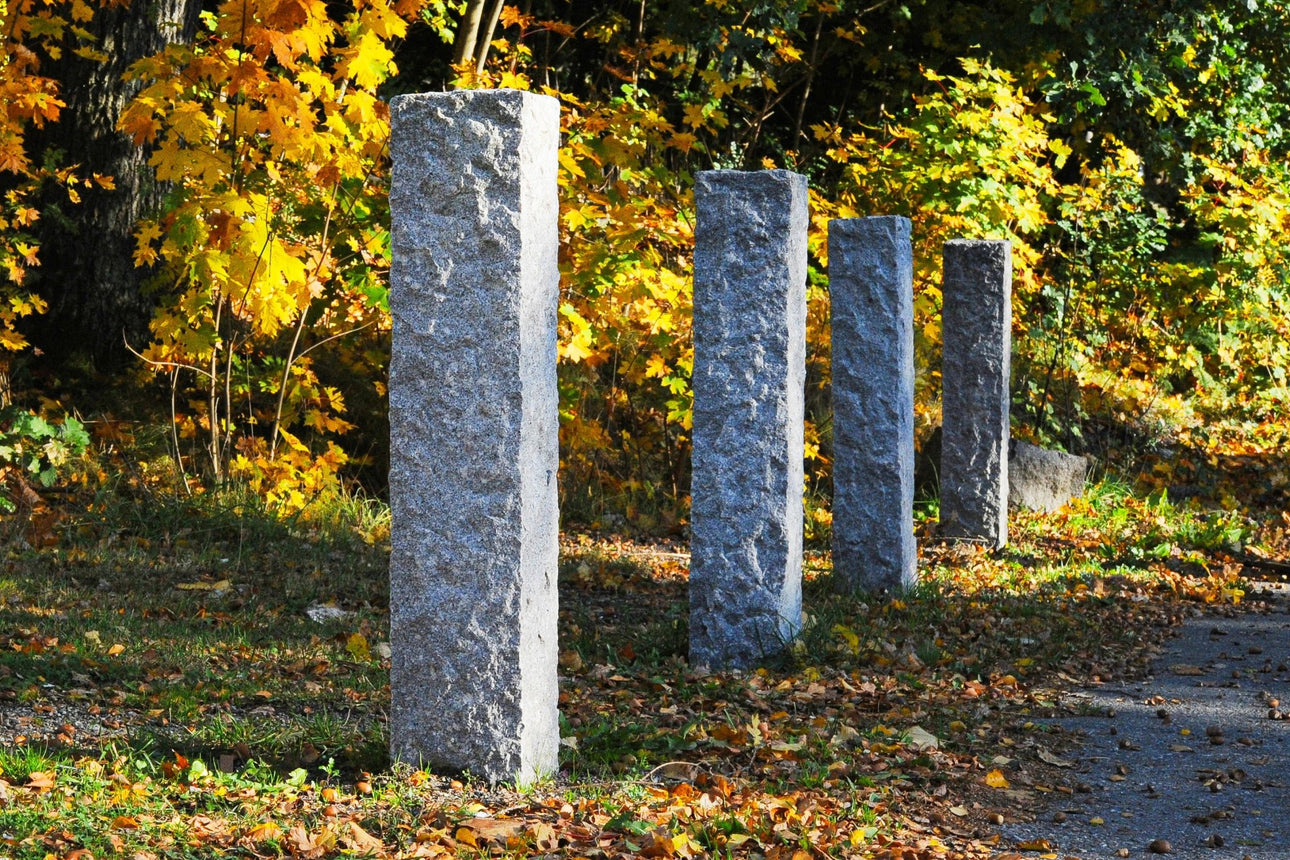 Granitstolpe Bergama Grå Rustik 1300x200x200 - Stenbolaget