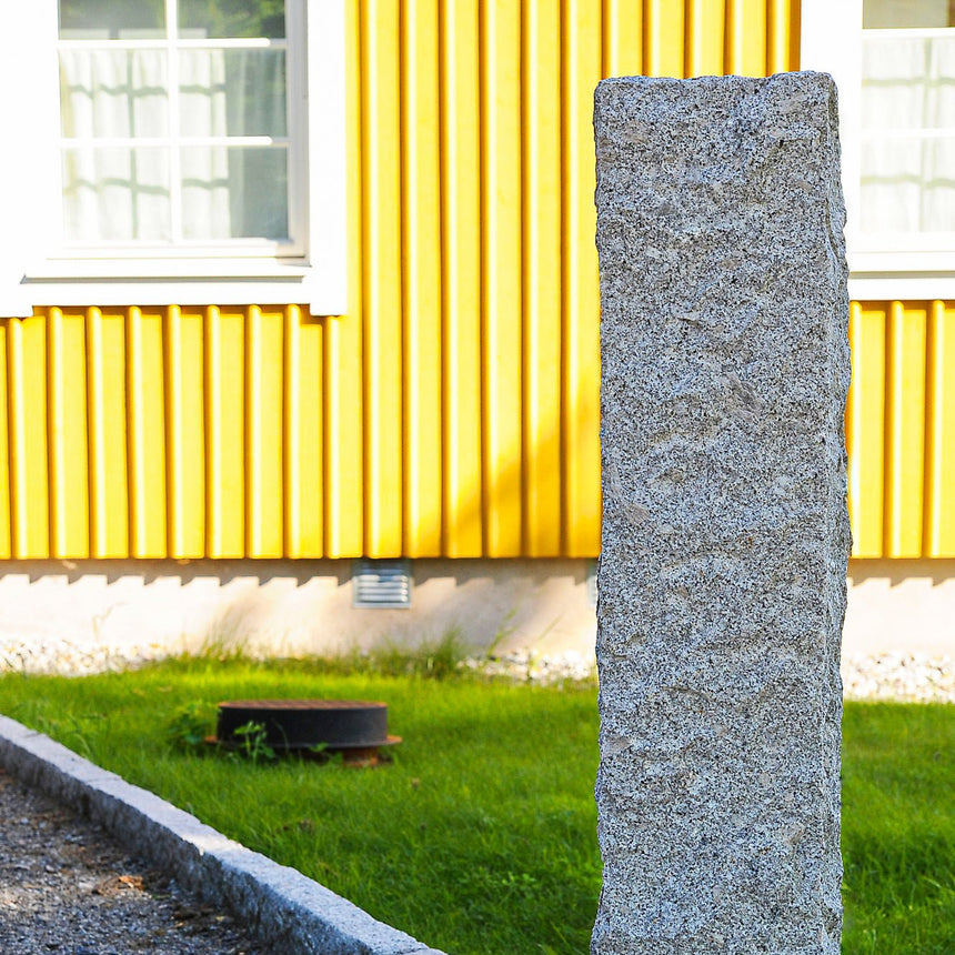 Granitstolpe Bergama Grå Rustik 1300x200x200 - Stenbolaget