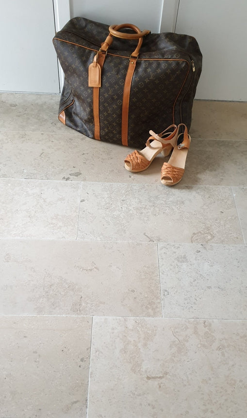 Jurakalksten Slipad Beige Materialprov - Stenbolaget
