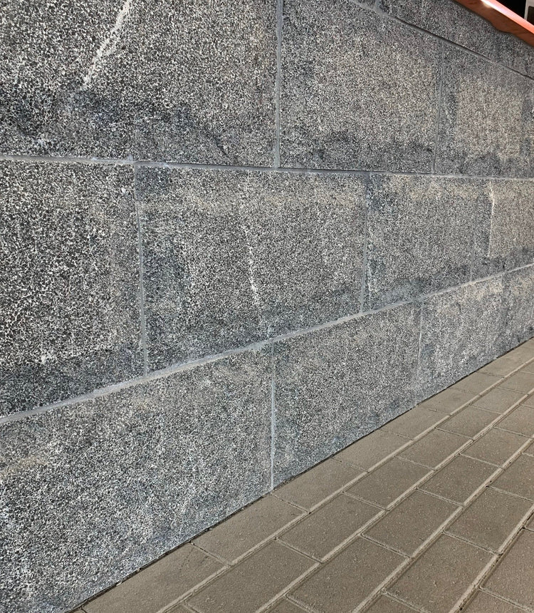 Murbeklädnad Rustik Grafitgrå 600x300 - Stenbolaget