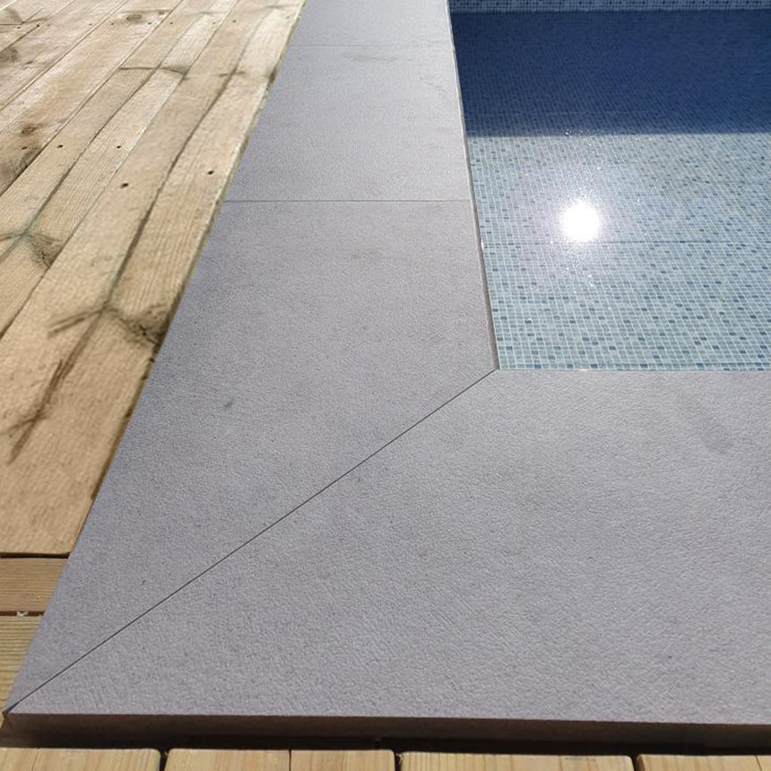 Poolkantsten Ecostone Dark Limegrey Hörn - Stenbolaget