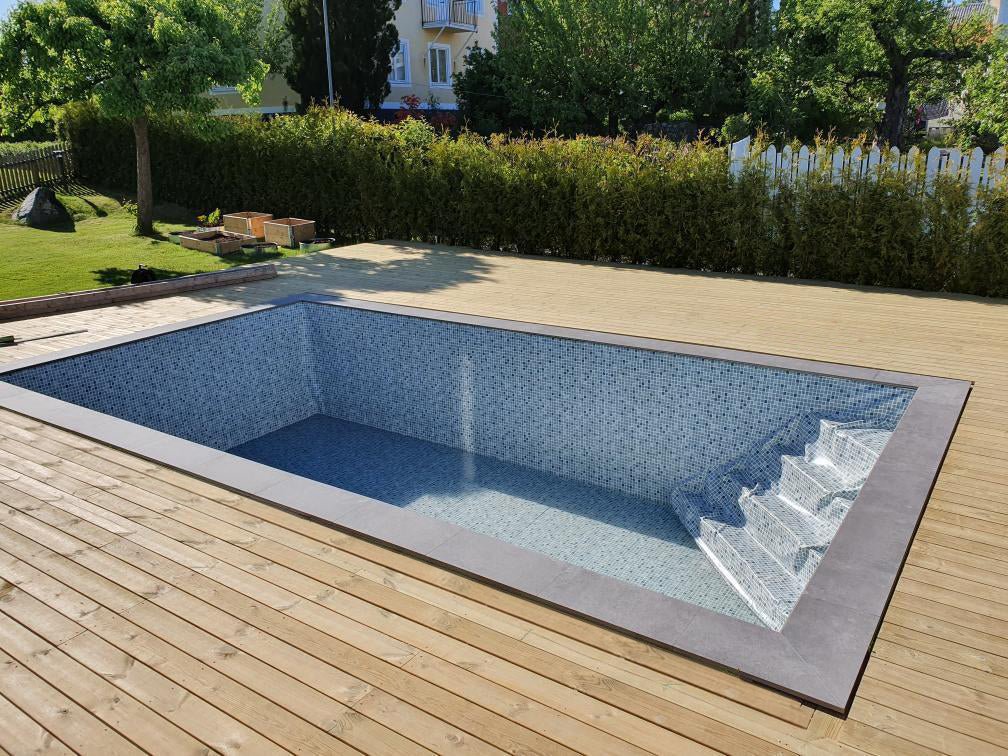 Poolkantsten Ecostone Dark Limegrey Hörn - Stenbolaget