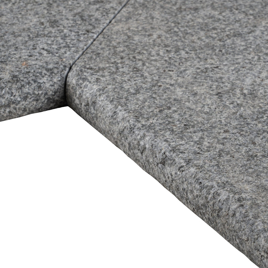 Poolsten Granit Hörn Grafitgrå 500/500x200x30 - Stenbolaget