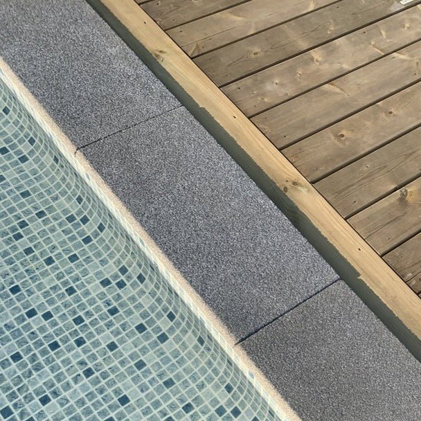 Poolsten Granit Rak Grafitgrå 500x200 - Stenbolaget