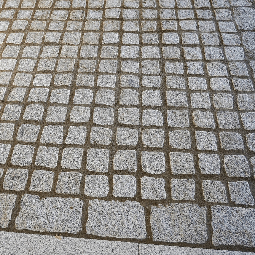 Smågatsten Bergama Granit Grå Tumlad 8/10 - Stenbolaget