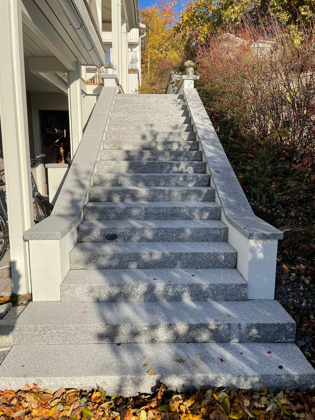 Stentrappa Bergama Granit Premium Grå 1200x350x150 - Stenbolaget