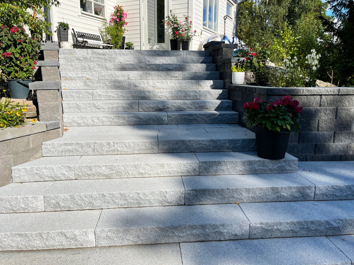 Stentrappa Bergama Granit Premium Grå 1200x350x150 - Stenbolaget