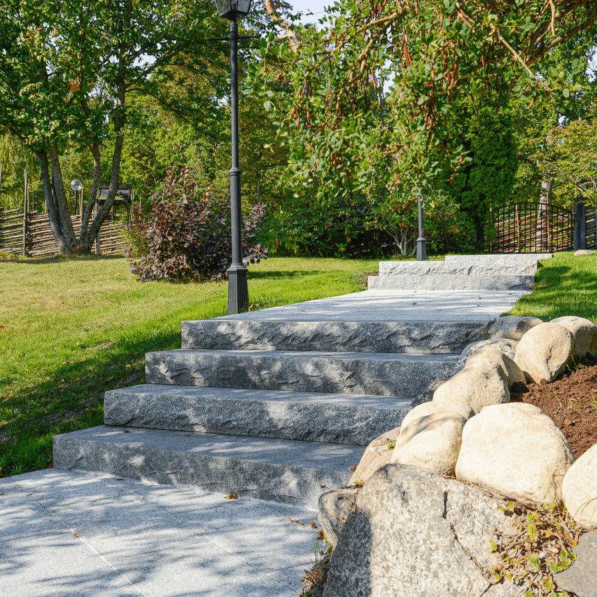 Stentrappa Bergama Granit Premium Grå 1200x350x150 - Stenbolaget
