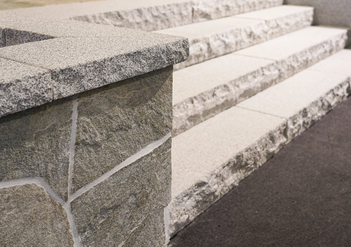 Stentrappa Bergama Granit Premium Grå 2000x350x150 - Stenbolaget