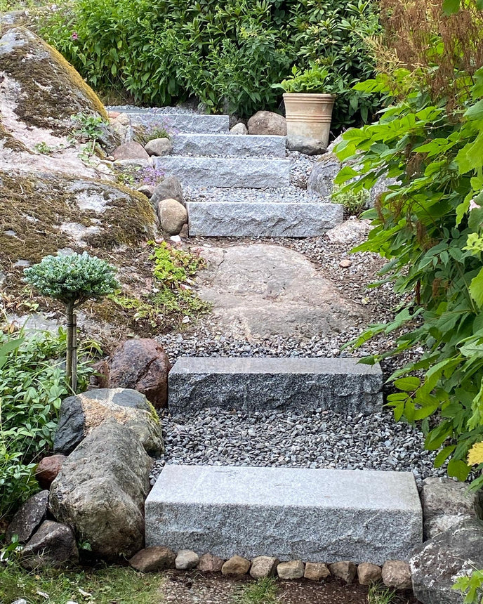 Stentrappa Bergama Granit Premium Grå 700x350x150 - Stenbolaget