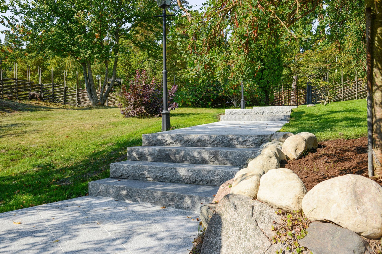 Stentrappa Bergama Granit Villa14 Grå 1500x320x140 - Stenbolaget