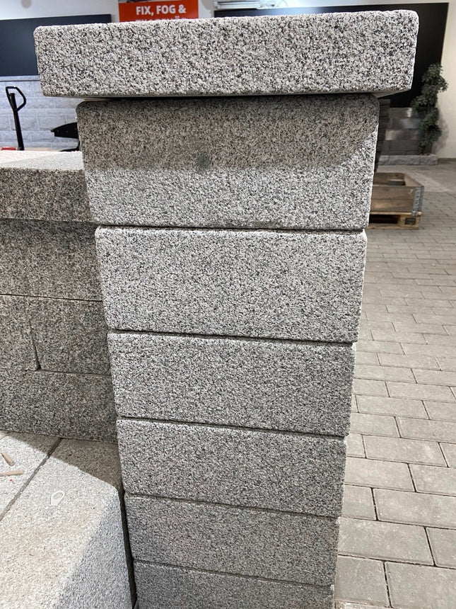 Stolpelement Bergama Granit Grå Modern 350x350x150 - Stenbolaget