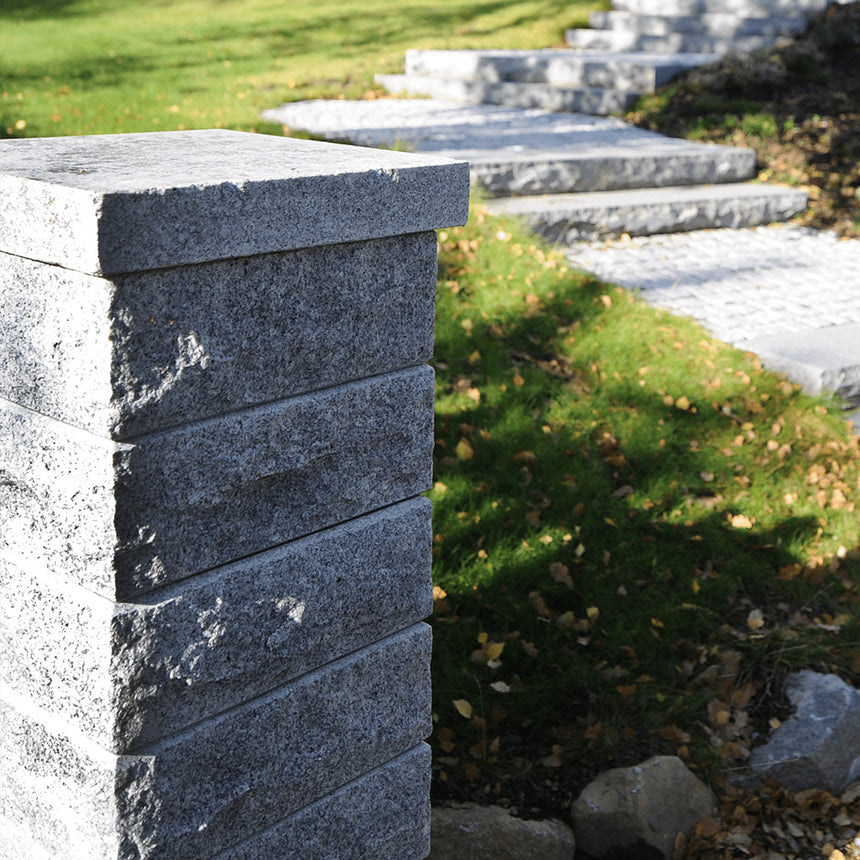 Stolptopp Bergama Granit Grå Modern 400x400x70 - Stenbolaget